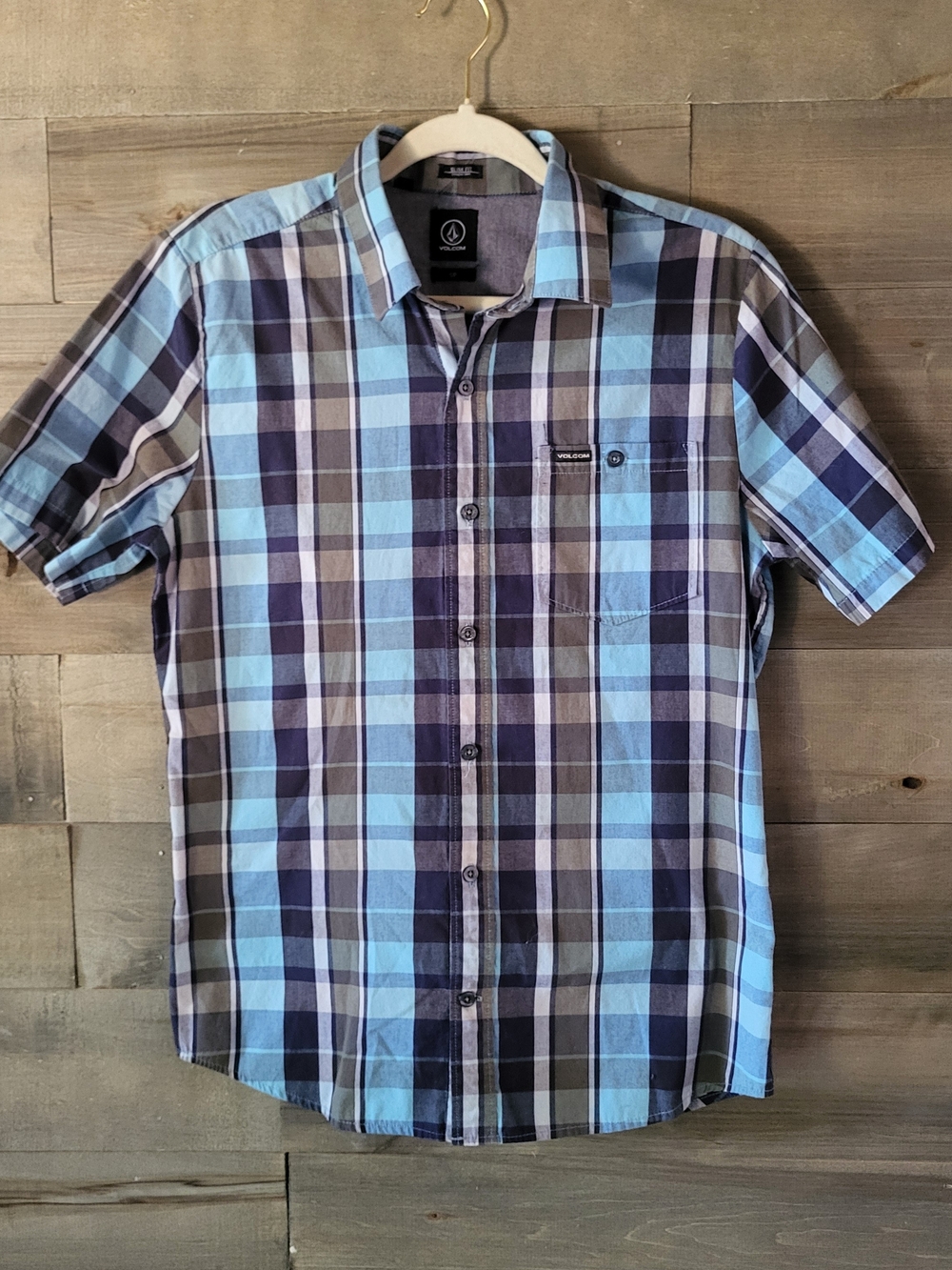 Volcom Men’s Blue and Navy Plaid Short-Sleeve Slim Fit Button-Down Shirt Small